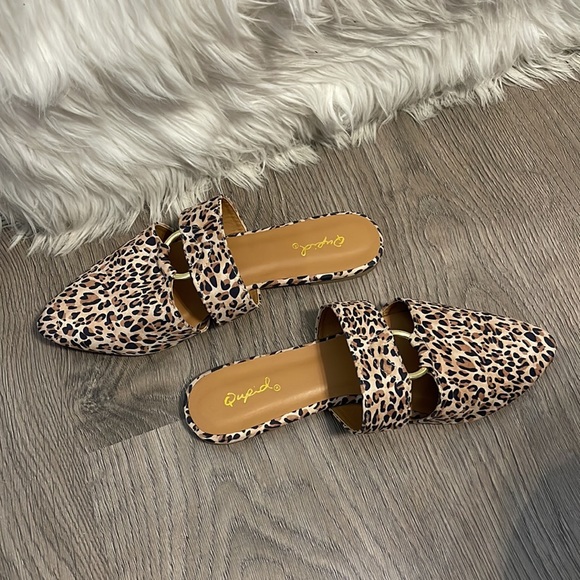 |3 FOR $20| WINNERS | Animal Print Flats - Picture 2 of 3
